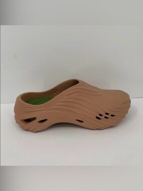 Crocs Echo Wave cork brown clog shoe waterproof molded new women 10
